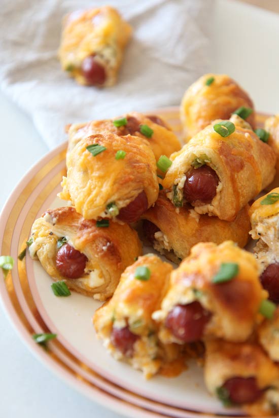Jalapeno Popper Pigs in a Banket Recipe. Perfect party food. #appetizer #pigsinablanket
